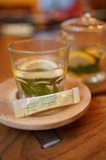 HELLMA Sticks de jus de citron, dans un présentoir en carton