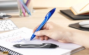 BIC Stylo à encre gel Intensity Quick Dry, rouge